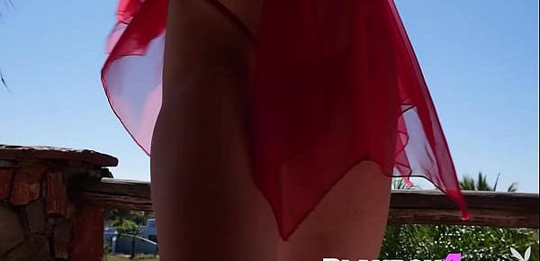 Big natural tits model Kayla Coyote shows her body in amazing lingerie